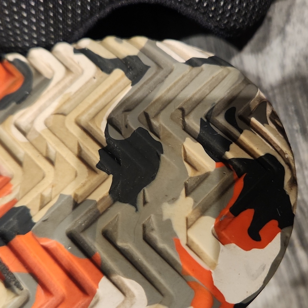 NOBULL Black Sneakers with Multicolor Camo Sole Women's Sz 10 - Picture 9 of 12